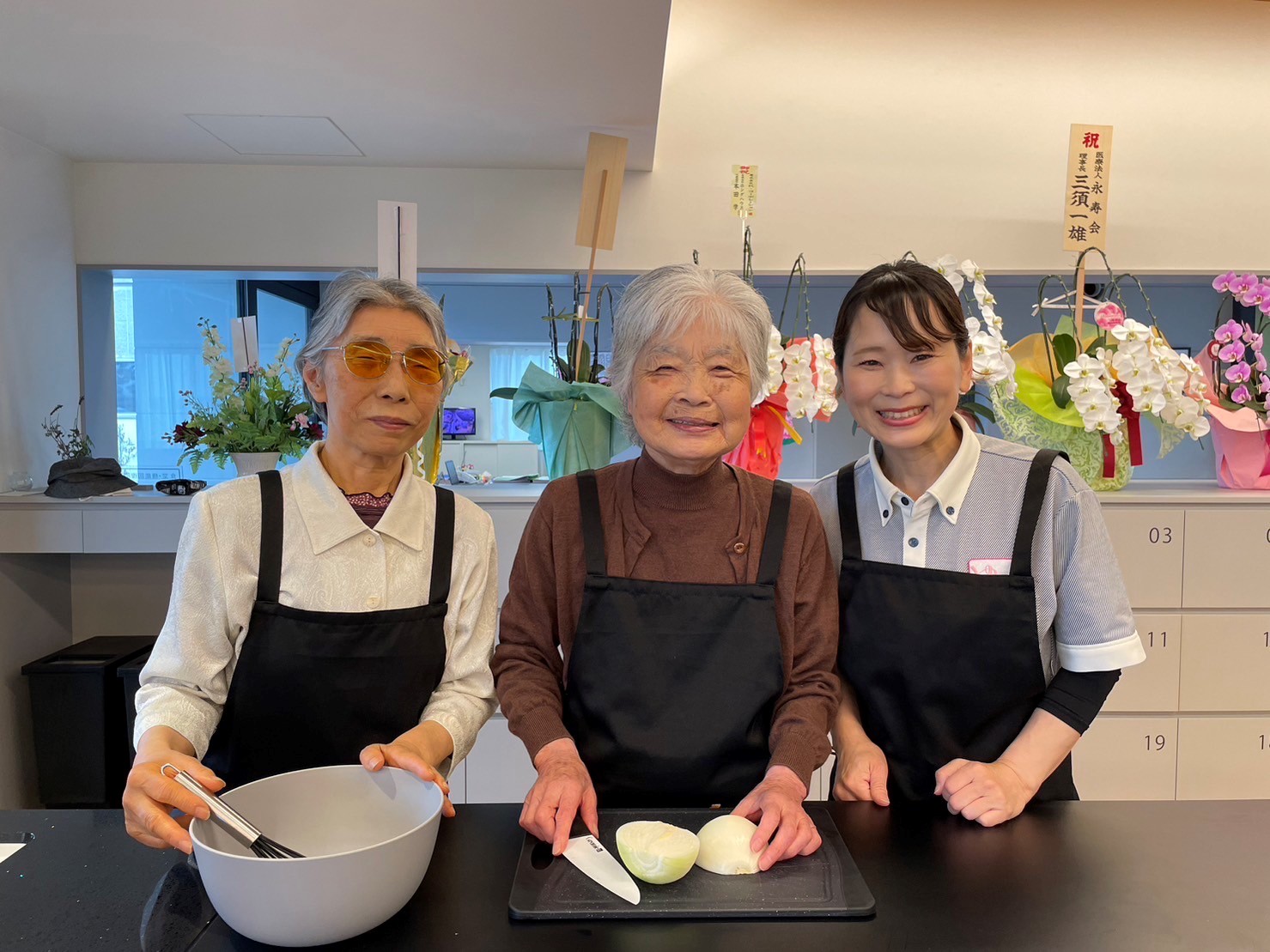 アイランドキッチンを設けており、ご自身ためだだけでなく「誰かのために作る」を楽しく実践していただきます。